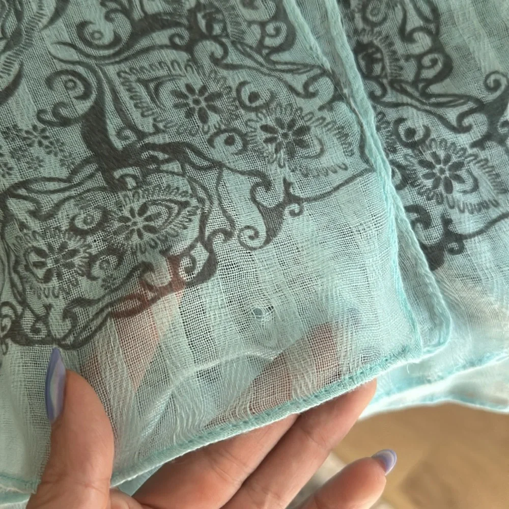 Light blue scarf